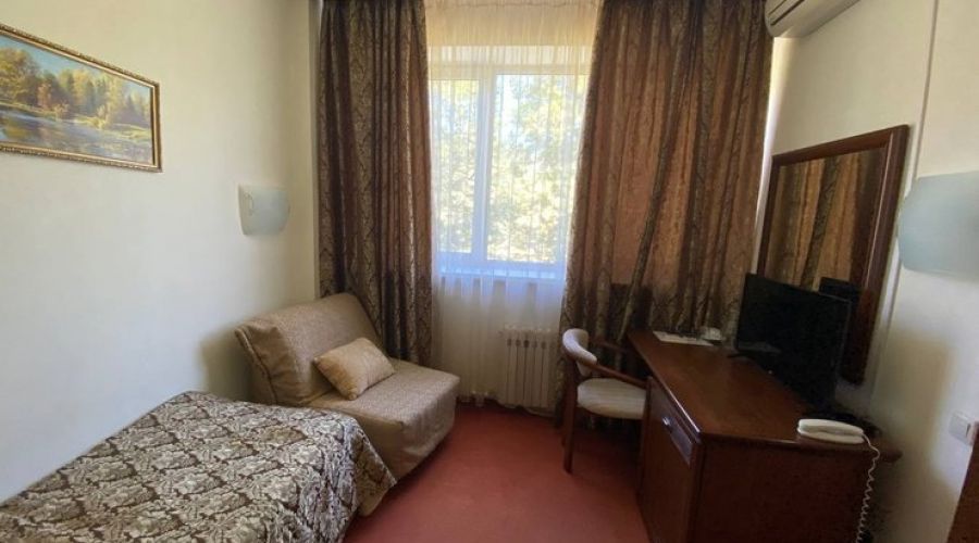 Стандартный 1-местный (с балконом, корпус 2 «Лазурный»)